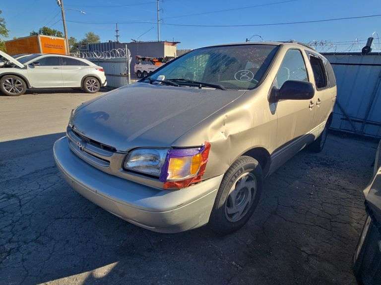 2000  TOYOTA  Sienna  4T3ZF13C3YU204848