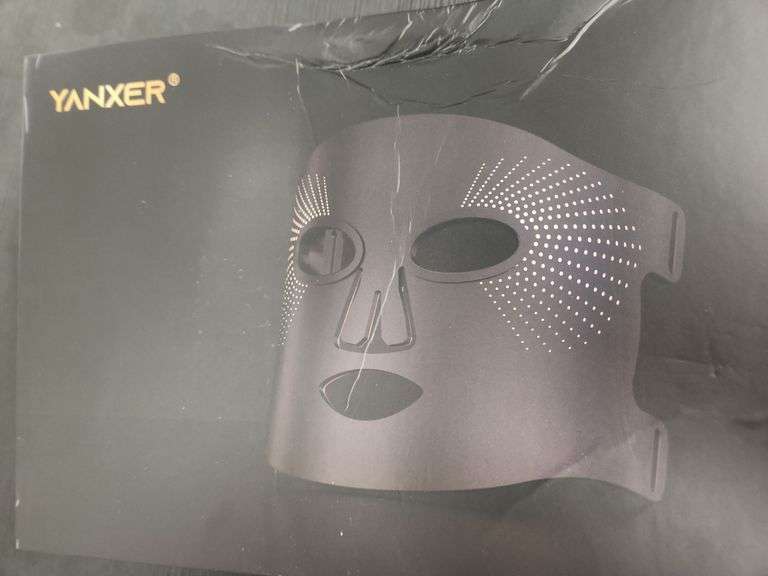 Yanxer model 2356 lighted mask