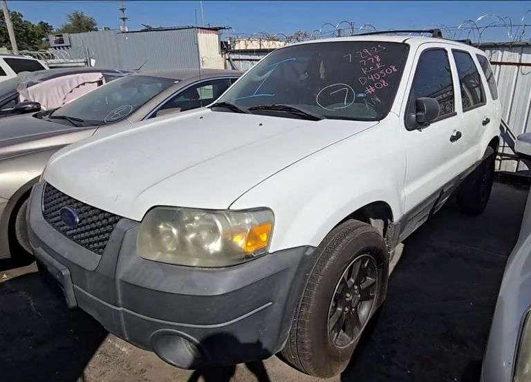 2005  FORD  Escape  1FMYU03195KD40508