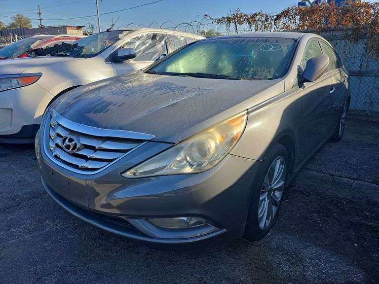 2011  HYUNDAI  Sonata  5NPEC4AB3BH317653