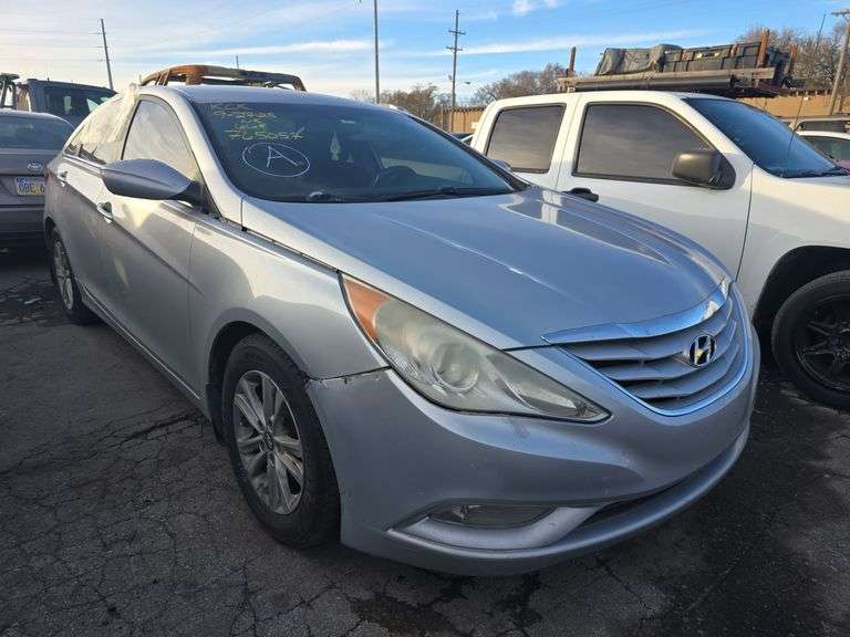 2013  HYUNDAI  Sonata  5NPEB4AC4DH765057