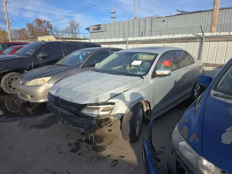 2011  VOLKSWAGEN  Jetta  3VWDX7AJ6BM005715  Automatic