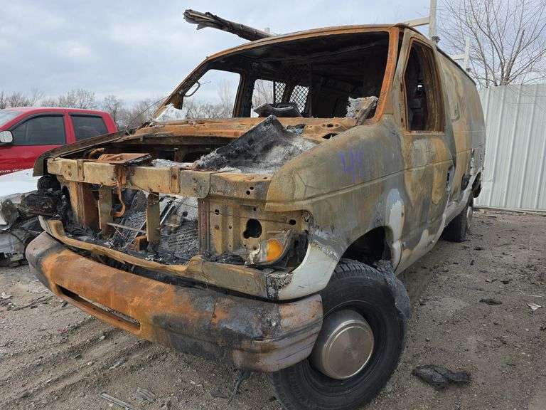 2001  FORD  E-150  1FTRE142X1HB17372