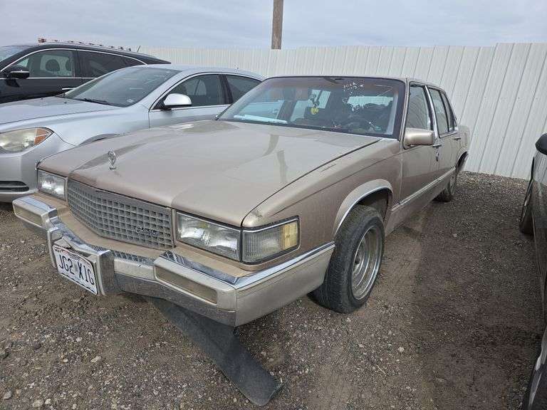 1990  CADILLAC  Deville  1G6CD5335L4348140