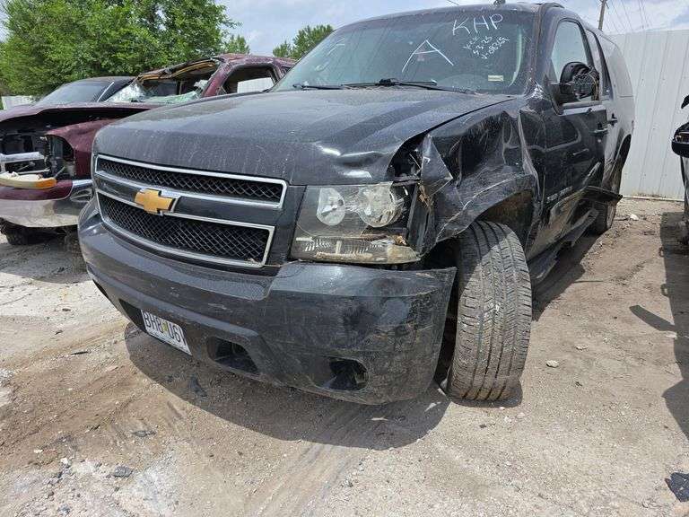 2012  CHEVROLET  Suburban  1GNSKJE74CR208369