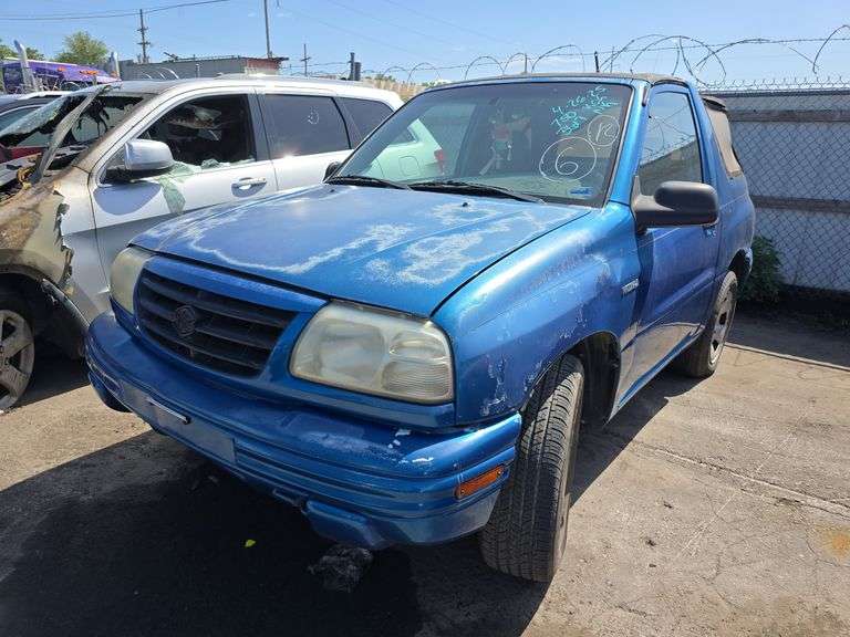 2001  SUZUKI  Vitara  2S3TC52C216103617