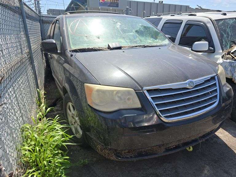 2010  CHRYSLER  Town and Country  2A4RR5D15AR332899
