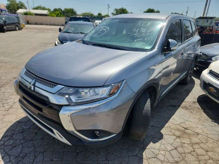 2019  MITSUBISHI  Outlander  JA4AD3A31KZ035657  Automatic