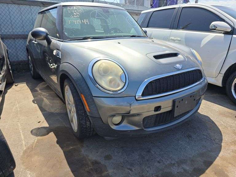 2008  MINI  Cooper  WMWMF73538TT91944