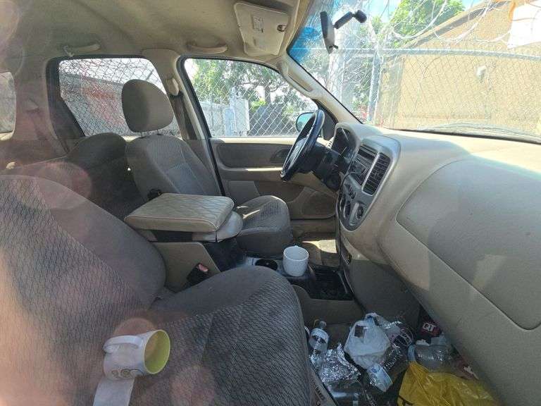 2003  FORD  Escape  1FMYU93103KA68903