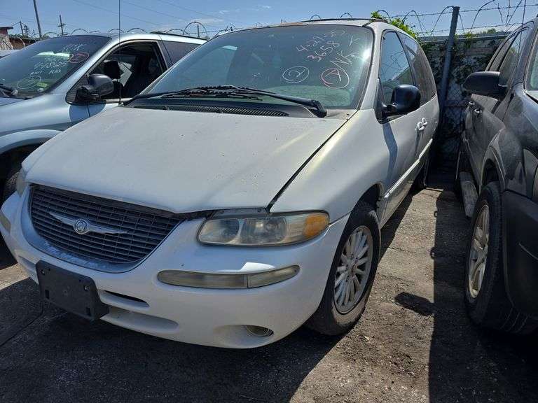 1999  CHRYSLER  Town and Country  1C4GP54L3XB543658