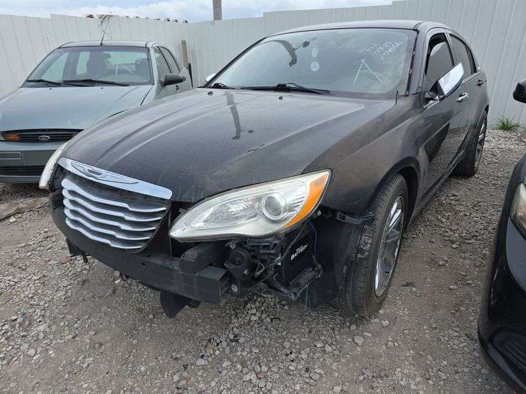 2013  CHRYSLER  200  1C3CCBBBXDN574066