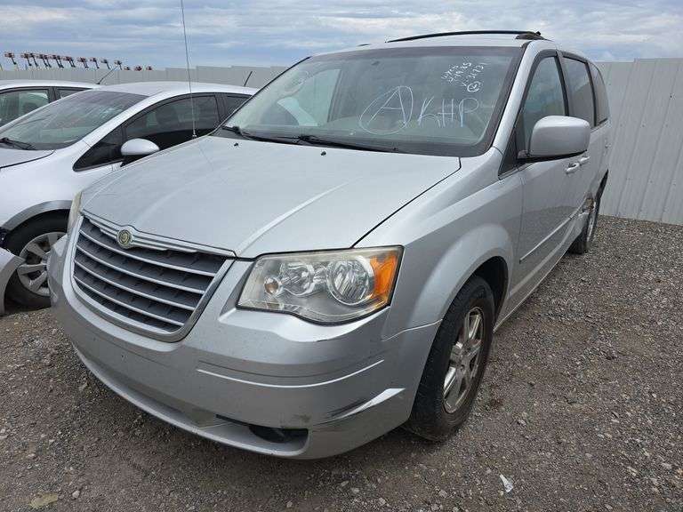 2010  CHRYSLER  Town and Country  2A4RR5D12AR431731