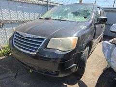 2010  CHRYSLER  Town and Country  2A4RR5D15AR332899
