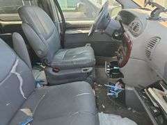 1999  CHRYSLER  Town and Country  1C4GP54L3XB543658