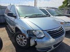 2006  CHRYSLER  Town and Country  2A8GP54L56R824210