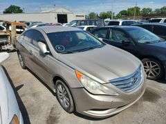 2011  HYUNDAI  Sonata  5NPEB4AC3BH228810