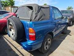 2001  SUZUKI  Vitara  2S3TC52C216103617
