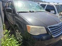 2010  CHRYSLER  Town and Country  2A4RR5D15AR332899