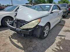 2011  HYUNDAI  Sonata  5NPEB4AC9BH231808