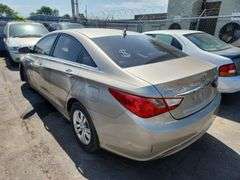 2011  HYUNDAI  Sonata  5NPEB4AC3BH228810