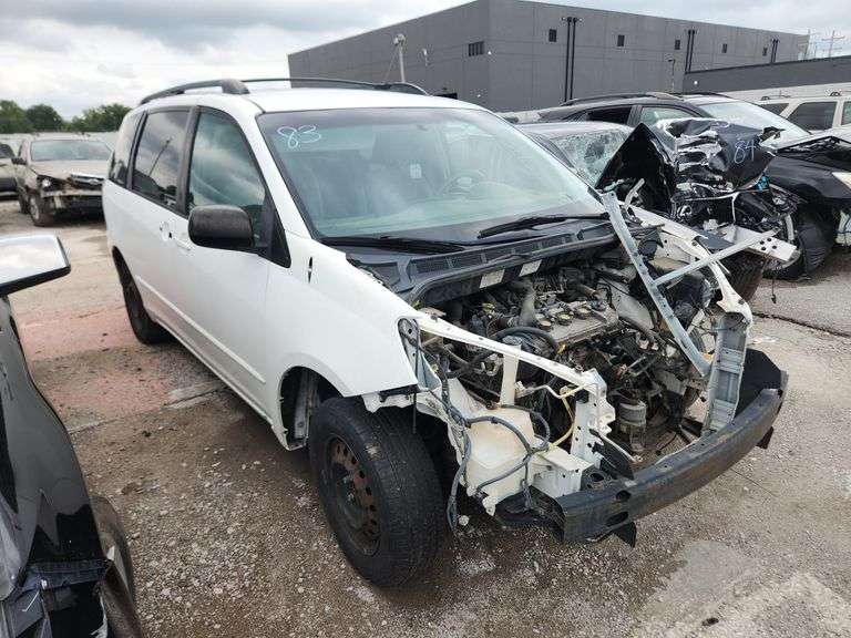 2004  TOYOTA  Sienna  5TDZA23C84S108438