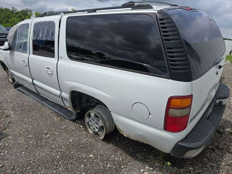 2003  CHEVROLET  Suburban  3GNFK16Z23G308293