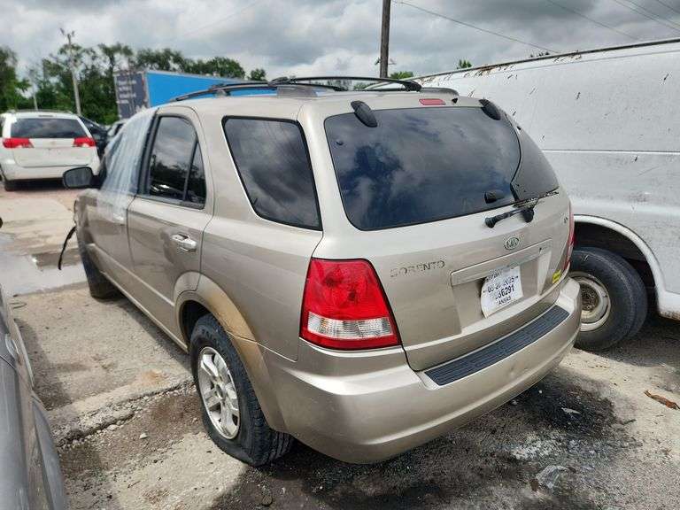 2005  KIA  Sorento  KNDJC733655409690