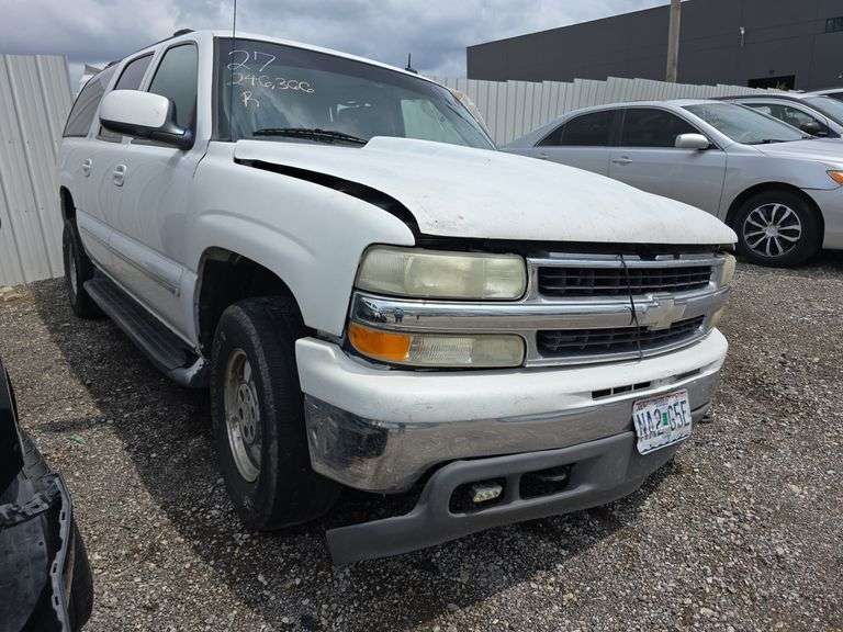 2003  CHEVROLET  Suburban  3GNFK16Z23G308293