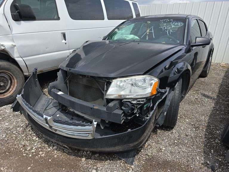 2013  DODGE  Avenger  1C3CDZAB3DN567256