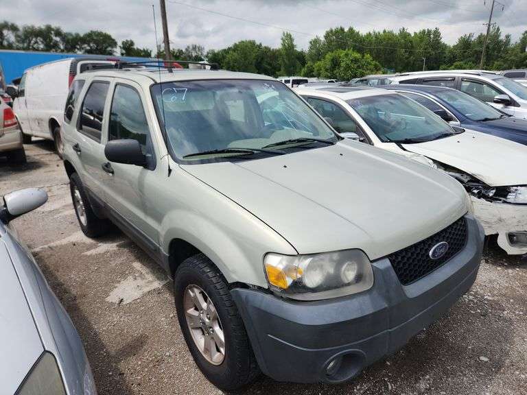 2005  FORD  Escape  1FMYU93195KB77718