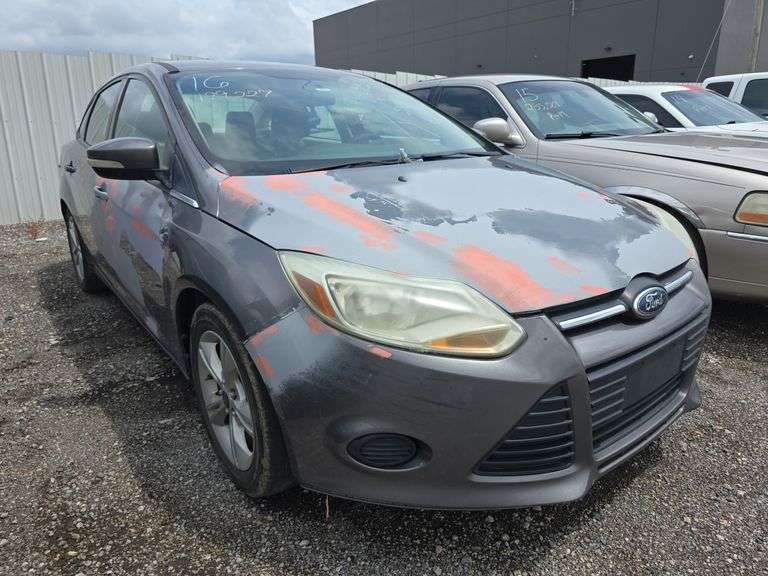 2014  FORD  Focus  1FADP3F25EL452383