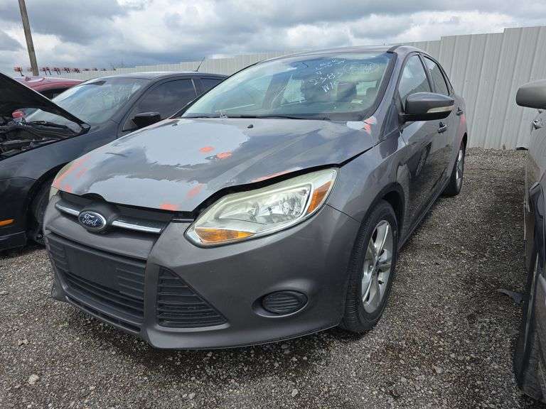 2014  FORD  Focus  1FADP3F25EL452383