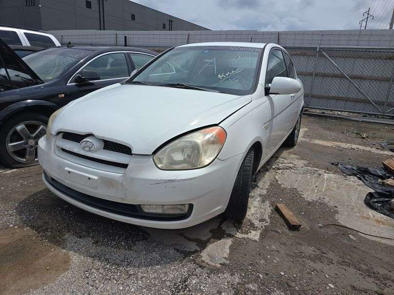 2007  HYUNDAI  Accent  KMHCN36C47U029548