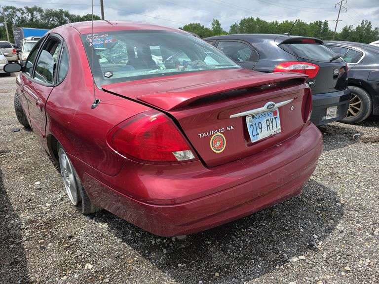 2003  FORD  Taurus  1FAFP53U43G122685