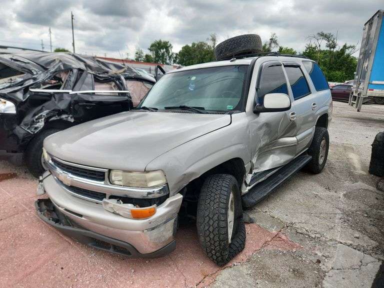 2004  CHEVROLET  Tahoe  1GNEC13Z24J175189