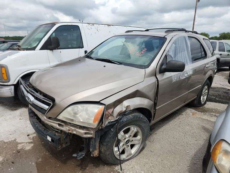 2005  KIA  Sorento  KNDJC733655409690