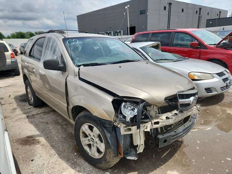 2005  KIA  Sorento  KNDJC733655409690