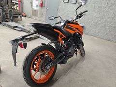 2022  KTM  Duke  MD2JPC40XNC037018