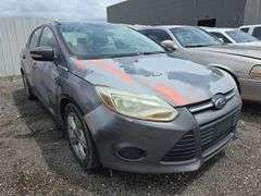 2014  FORD  Focus  1FADP3F25EL452383