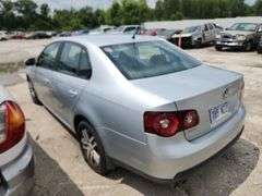 2008  VOLKSWAGEN  Jetta  3VWJM71K08M055345