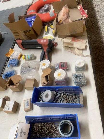 Tbl lot: HILTI HDM500 dual dispenser, 10 CTN Paintstik, Darrel 24” buoy, paint grids & roller covers