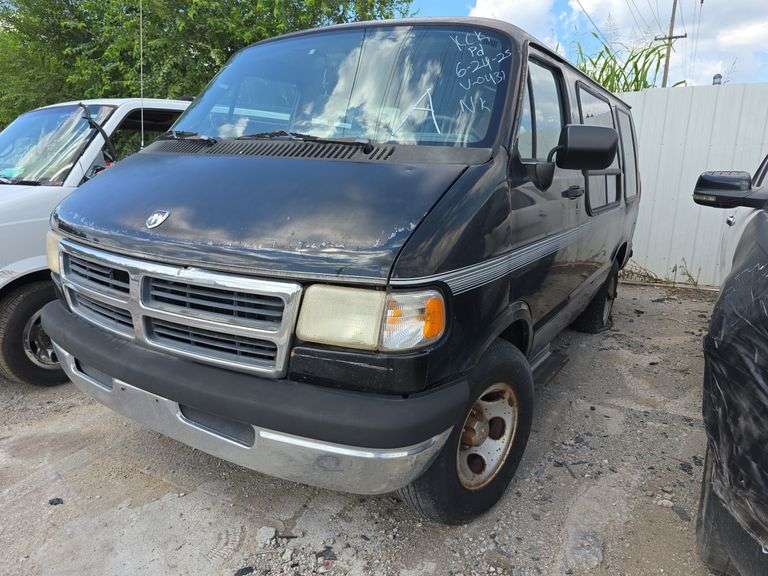 1997  DODGE  Ram Van  2B6HB21X3VK600431