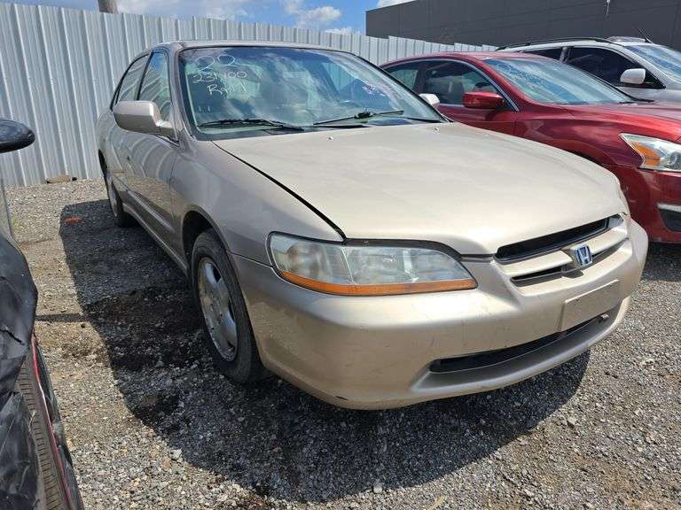 2000  HONDA  Accord  1HGCG165XYA058481  Automatic