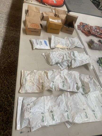 Tbl lot: 12 pkg Atkore P1114 EG, 4 pk P1115 EG, 2 pk 717451. Bridgeport 108-S, 435-L-T, 6 CTN.