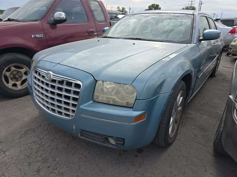 2009  CHRYSLER  300  2C3LA53V19H575574