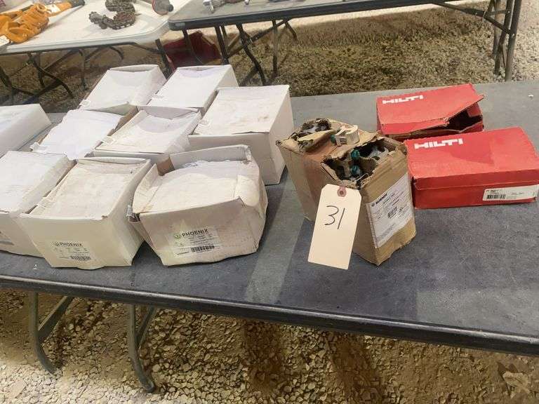 Tbl. Lot: 8 CTN. Phoenix  strut beam clamps, open case Bu￼rndy cable tray groundBTCGC1/OSS, 2 CTN HI