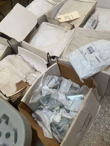 8 Ctns. Phoenix Strut Beam Clamps BC600000EG