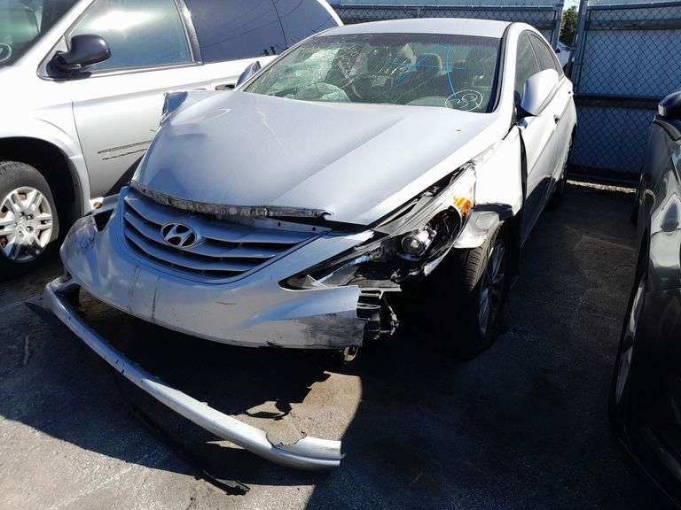 2011  HYUNDAI  Sonata  5NPEB4AC1BH281327