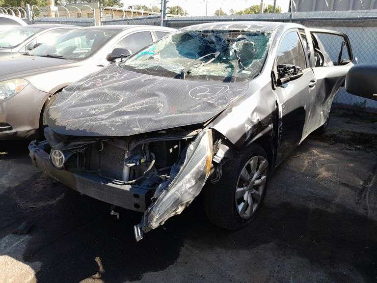 2018  TOYOTA  Corolla  5YFBURHE5JP740135